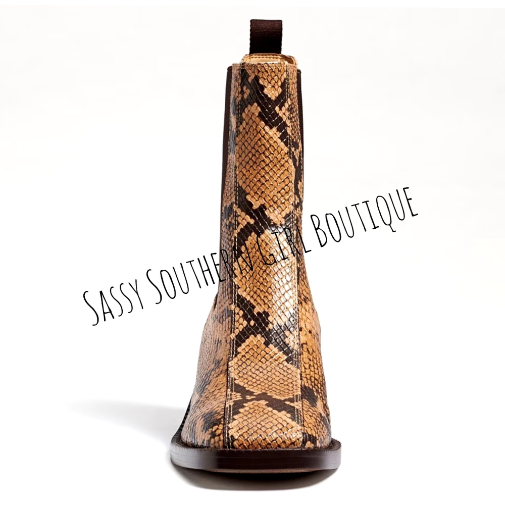 ⭐🆕Sam Edelman snake print booties - Picture 8 of 15